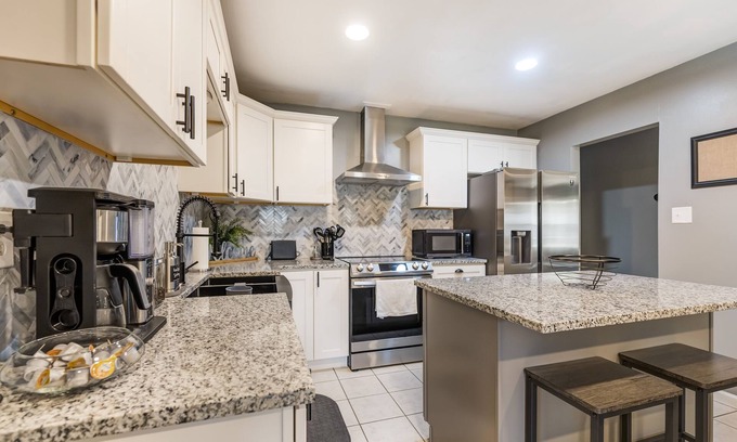 Beaufort Casa | Minutes to Parris Island w/Pool and 2 Master Bdr