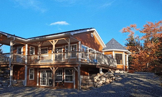 Marion Bridge Cabaña | Mira Cottage Vacation in Canada