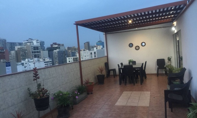 Miraflores Condominio | Miraflores Penthouse-Terraza privada en la azotea-2 niveles- Vista al mar-4 habitaciones,