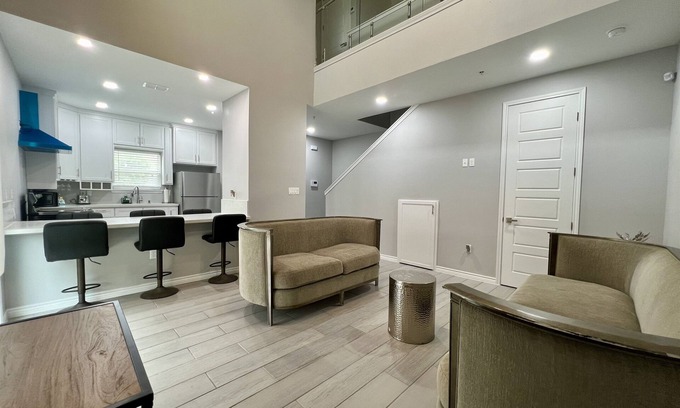 Brownsville Condominio | Miramar - #3 - Fresh & Stylish 3BD/3BA - WiFi