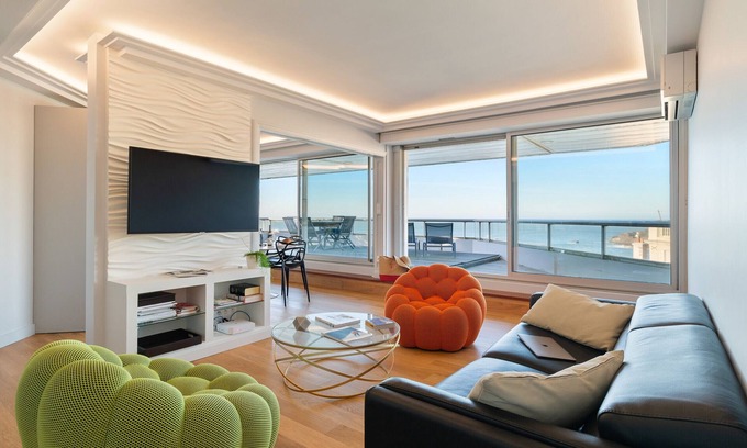 Biarritz Apartamento | MIRAMAR - Stunning apartment with Large Terrace, Seaview & Parking - BARNES