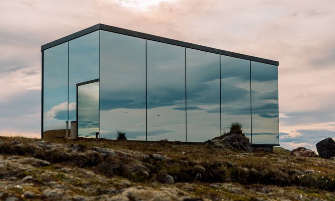 Myra Casa | Mirror House in the North Texas Hill Country