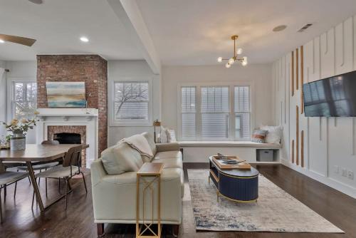 Woodland in Waverly Casa | Miss You In The Morning , Broadway Boho