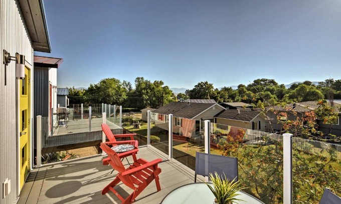 Franklin to the Fort Casa | Missoula Getaway with Balcony, 2 Mi to Downtown!