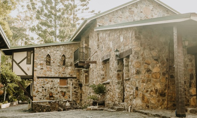 Uki Otro | Misty Mountain Manor