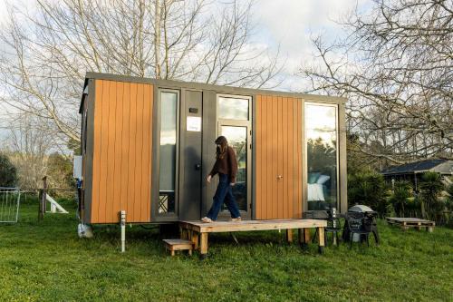 Waihi Casa | Misty Mountain View by Tiny Away