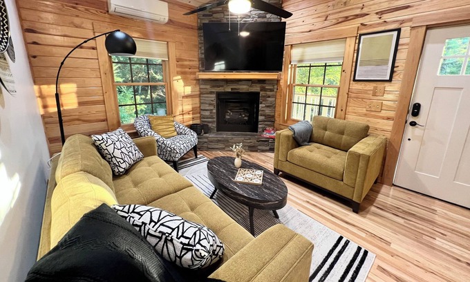 West Jefferson Cabina | Misty Pine Place newly built Cabin/Fire-Pit/Hiking