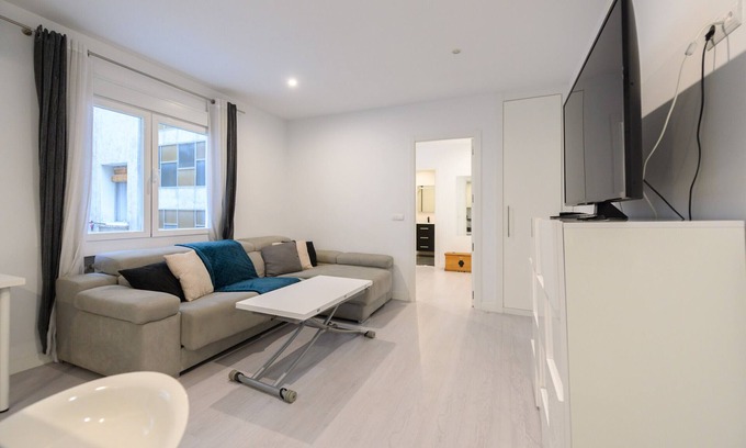 Cotos Apartamento | Alquiler mixto en Madrid : Piso de 1 dormitorios para vivir y trabajar