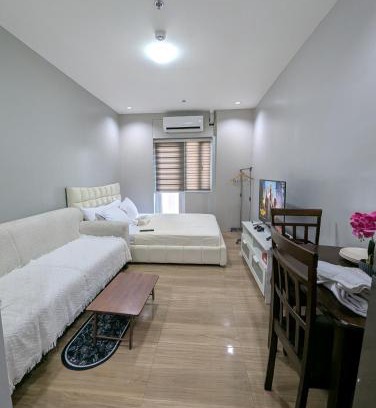 South Triangle Apartamento | Miya's Crib Staycation B