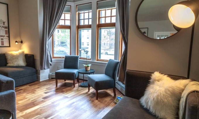 Lower East Side Apartamento | MKE Mansion - East Wing Private Home