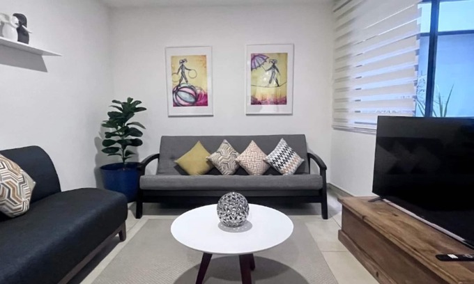 Del Valle Apartamento | ML002- 2 BR /2 BTH - Una Habitación Piso, Capacidad 4