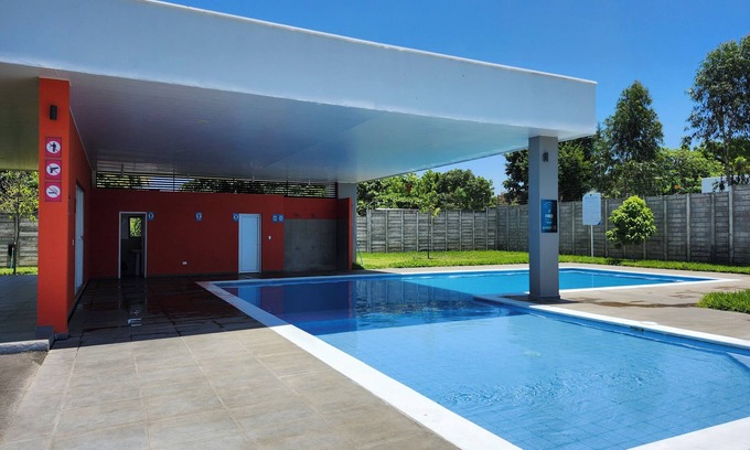 Coatepeque Casa | Modern, cozy 3 bedroom house in a 24/7 gated secured community.
