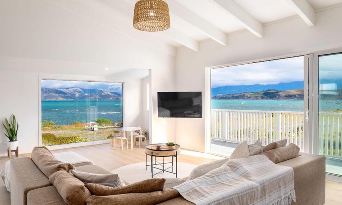 South Bay Casa | Moa Road Retreat - South Bay, Kaikoura