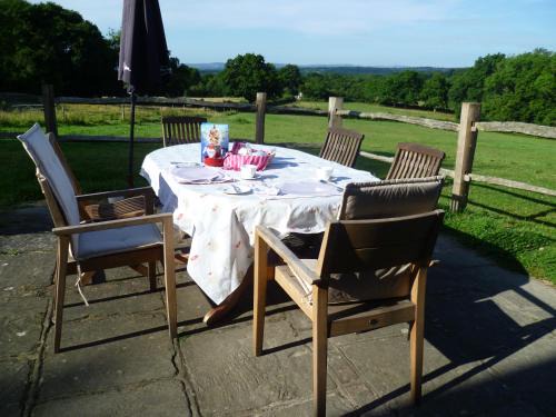 Danehill Cama Y Desayuno | Moaps Farm B&B support small business, welcome, check in from 5 pm