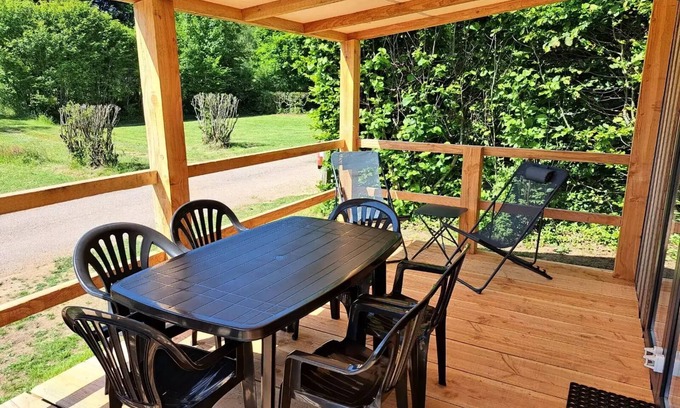 Pressignac Casa | Mobil-home Limousin Premium 32m2 (3 rooms -6pers) + überdachte Terrasse + TV + Geschirrspüler +Chiliennes 6 Personen