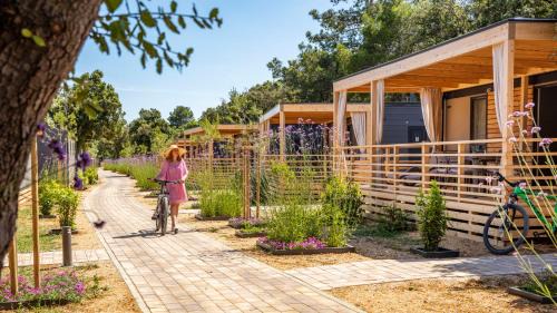 Nerezine Complejo | Mobile Homes Lopari