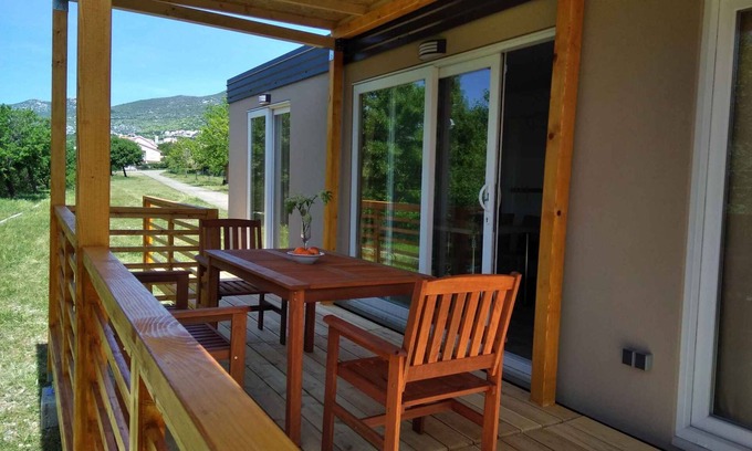 Klenovica Casa | Casa vacacional con aire acondicionado y uso de la piscina
