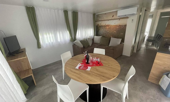 Ossiach Casa | Mobilhome with 2 bedrooms and a terrace with private whirlpool