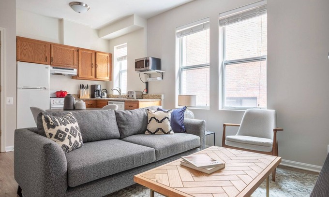 Adams Morgan Apartamento | Mod Dupont Circle 1BR nr. U Street, Metro & Glen’s Mkt by Blueground