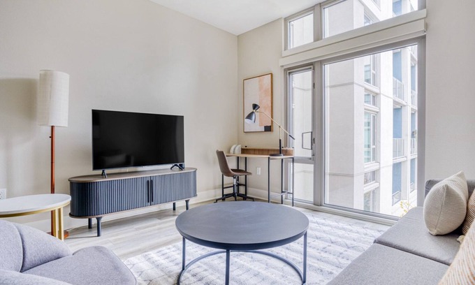 Mission Bay Apartamento | Mod Mission Bay 1BR w/ Gym & Pool, walk to Caltrain & Muni, by Blueground