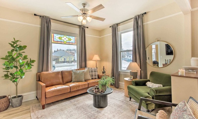 Red Lodge Cabaña | Mod Style home with Private Hot Tub in the heart of Red Lodge