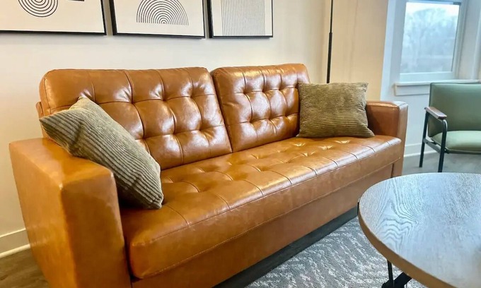 Broad Ripple Apartamento | Modern 1 Bd on the Monon Trail w/ Free Parking