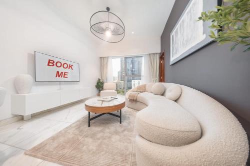 DIFC Apartamento | Modern 1 Bed in Central Park Sleeps 2 with Pool