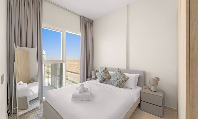 Dubai Apartamento | Modern 1 Bed with Sofa Bed | Access to Pool & Gym