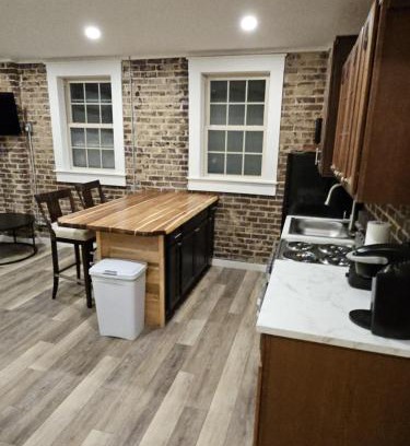 Maryville Apartamento | Modern 1BR Apartment in GREAT Location Unit 203