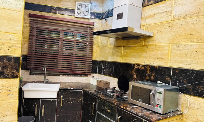 Gulberg Apartamento | Modern 1BR Apartment & Kitchen Near MM Alam, Gulberg 3, Liberty Market, Stadium