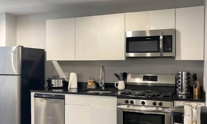 Albany Apartamento | ★MODERN 1BR Apt w/PRIVATE deck! W/D★