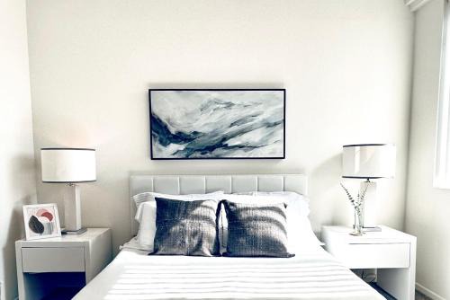 University City Apartamento | Modern 1BR in Heart of UTC - Close to Beaches, Shopping, Dining, UCSD