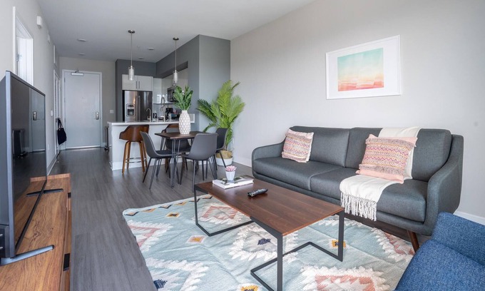 Airport Area Apartamento | Modern 1BR in Irvine, Parking + Pet-Friendly