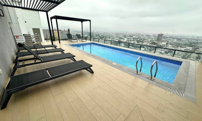 Santa Catalina Apartamento | Modern 1BR on J Prado Board San Isidro