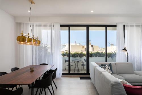 Marsaskala Apartamento | Modern 1BR Spacious Apartment with Terrace - Close to St Thomas Bay