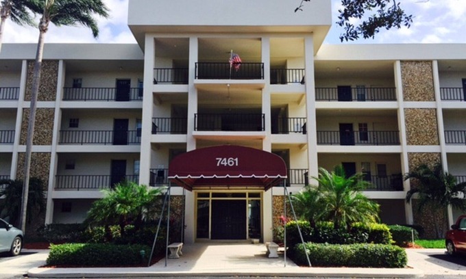 Braden River Condominio | ¡Condominio amueblado moderno 2BD, 2BA con GRAN vista del campo de golf!