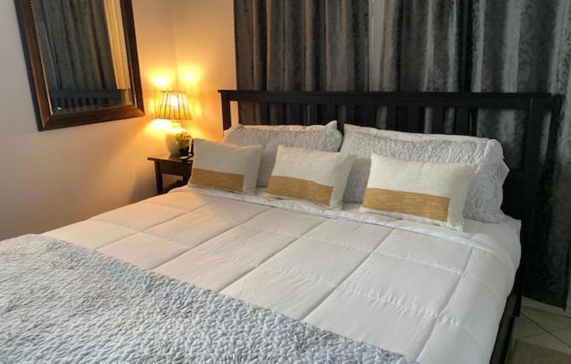 Buena Vista Apartamento | Modern 2/1 Apt near Midtown and Beaches