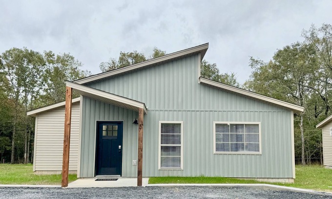 Jacksonville Casa | Modern 2 Bed/1 Bath Bungalow ~ Jacksonville, AR