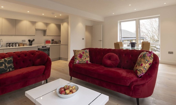 Bath Apartamento | Modern 2 Bed/2 Bath Apartment with Parking in Bath