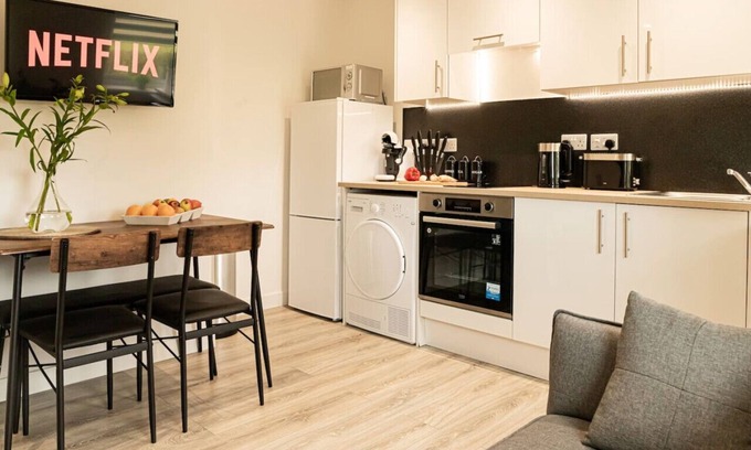 Wroxton Apartamento | Modern 2-Bed Apartment - Sleeps 4 - Free Parking