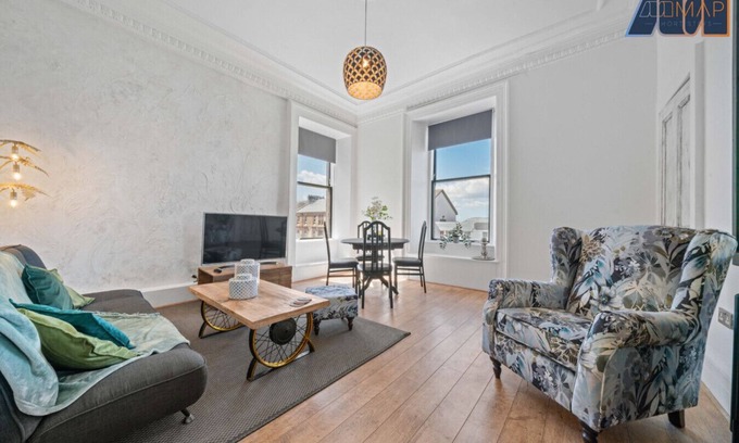 Gourock Casa | Modern 2 Bed Sleep 4 In Gourock