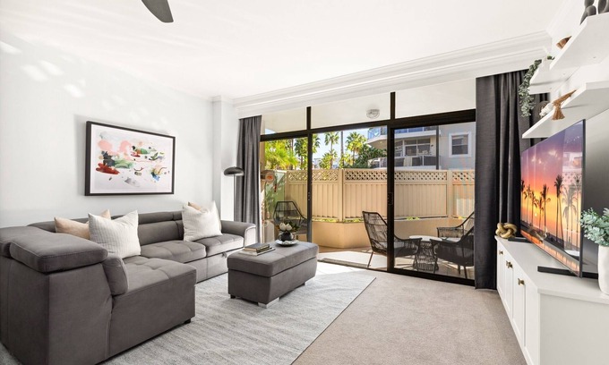 Chiswick Apartamento | Modern 2-Bed with Pools, Gym, Tennis Court & Sauna