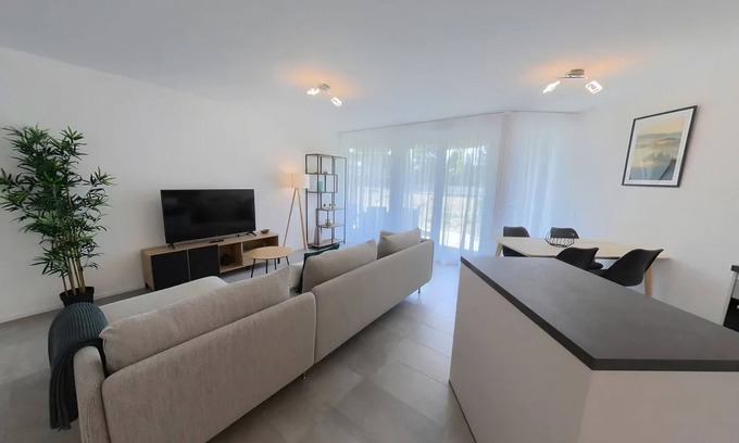 Nyon Apartamento | Modern 2-Bedroom Apartment with Spacious Outdoor Terrace