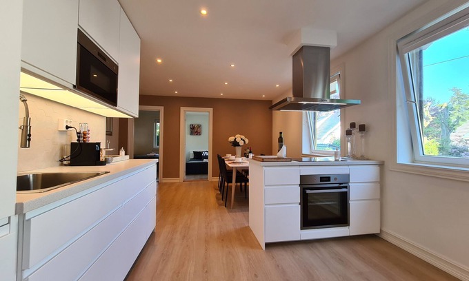 Stavanger Casa | Modern 2-bedroom lux apartment. Upscale neighborhood. Prime location.