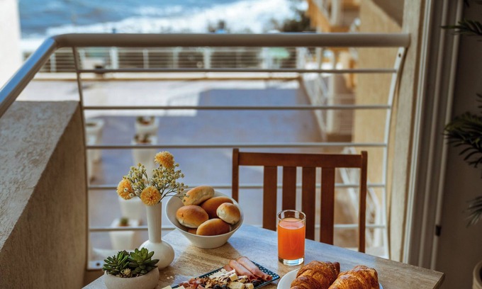 Qawra Apartamento | Apartamento moderno con vistas al mar