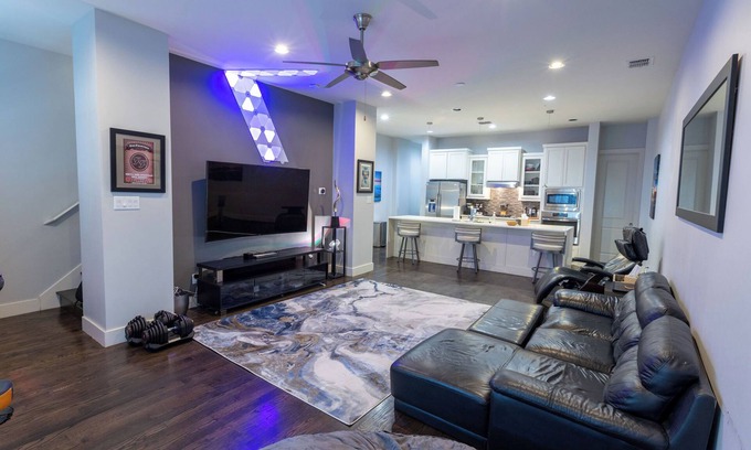 Old East Dallas Casa | Modern 2 BR, 4 Story Smarthome with Rooftop Hot Tub, Game Room and Skyline Views