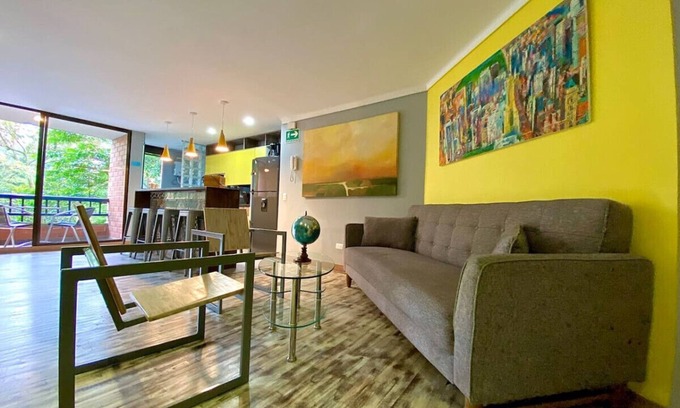 Las Lomas I Apartamento | Modern 2BD apt near Provenza and Parque Lleras