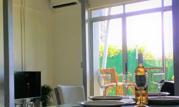 Santa Ana Apartamento | Modern 2br/1.5ba Apt w/ AC & Great Location. #C