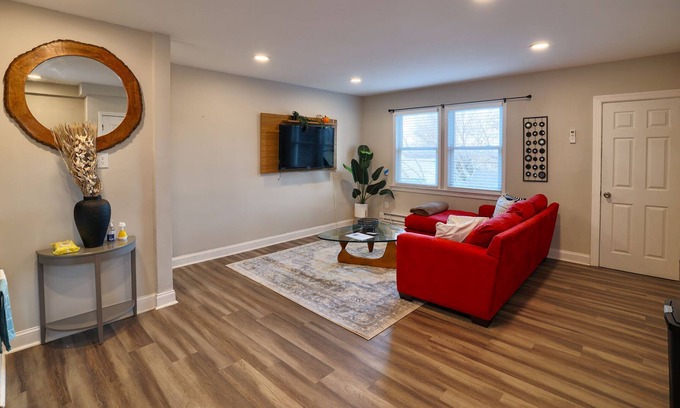 Anacostia Apartamento | Modern 2br 1ba Apt Unit in Historic District