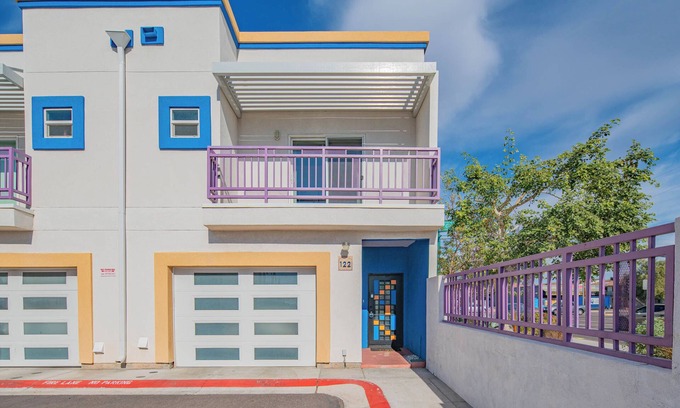 Paradise Valley Village Casa | Modern 2BR/2.5BA w/Pool-Gazebo & Garage
